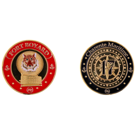 K11152 Médaille  34 mm Fort Boyard Tigre fond rouge